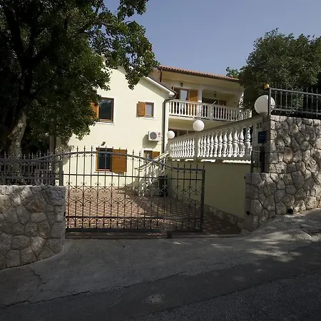 Povile 2398b Novi Vinodolski